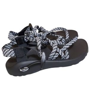 Chaco black and white strap sandals 8